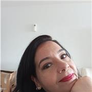 Soy maestra de educación primaria, con experiencia en enseñanza presencial y en línea. Me especializo en brindar apoyo escolar.